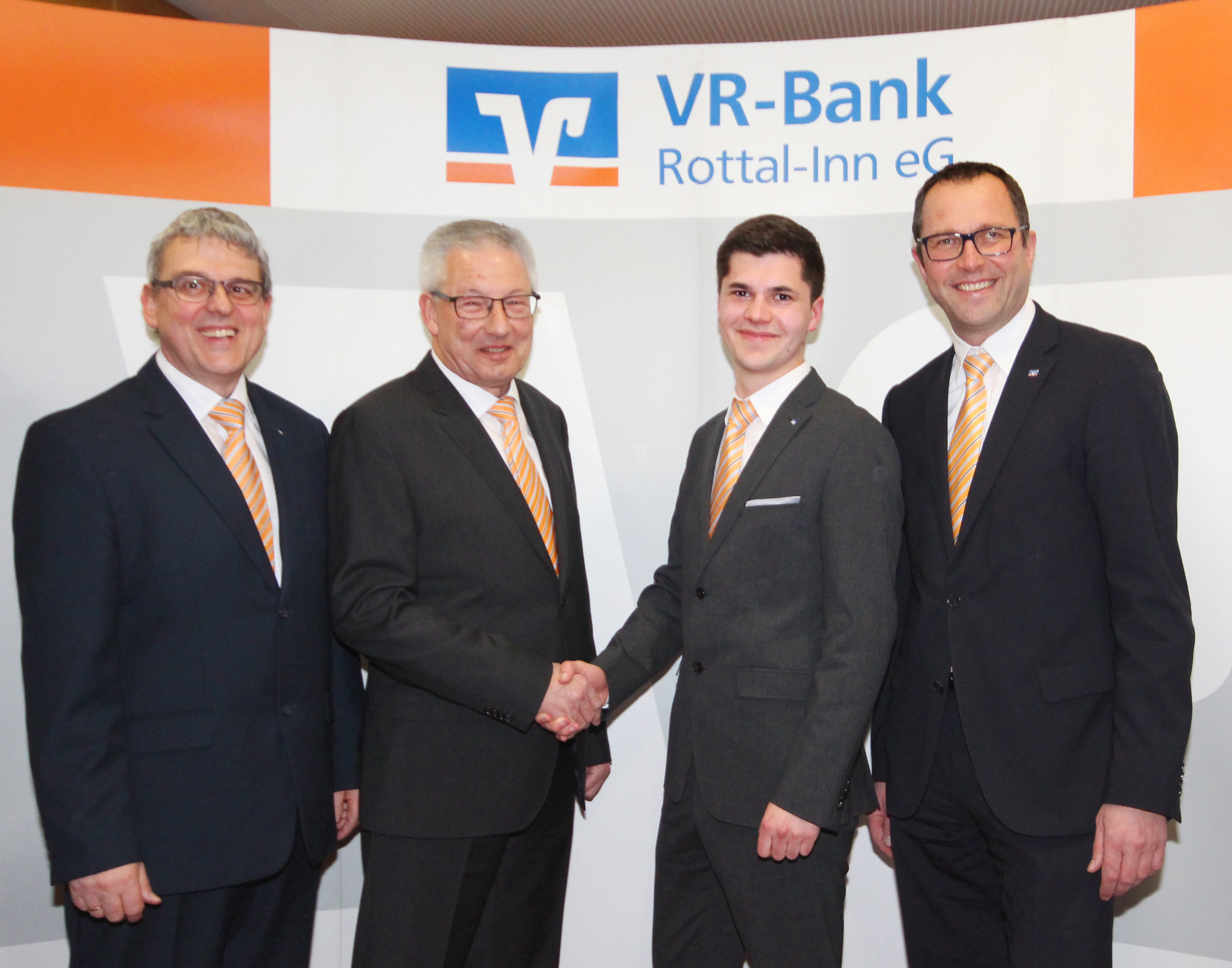 Vr Bank Rottal Inn Eg Verabschiedet Diethart Hammerl Vr Bank Rottal Inn Eg